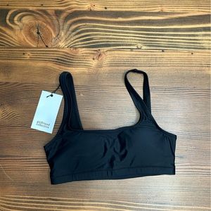 Brand new Girlfriend Collective scoopneck bikini top Sz sm